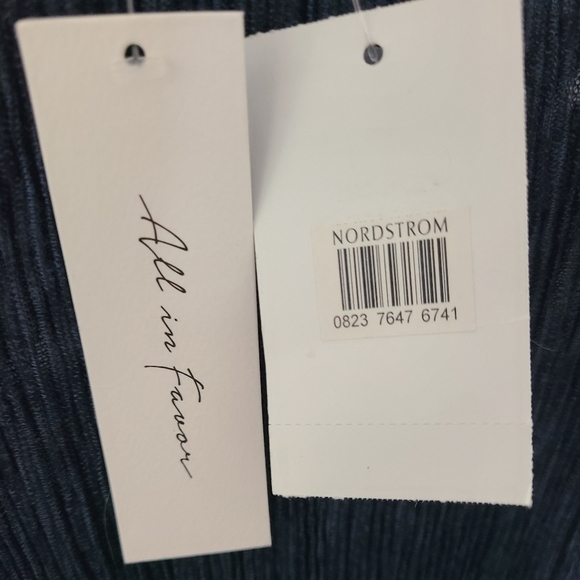 NORDSTROM Navy Crepe Short Sleeve Midi Length Dress Size Small NWT - Picture 9 of 13